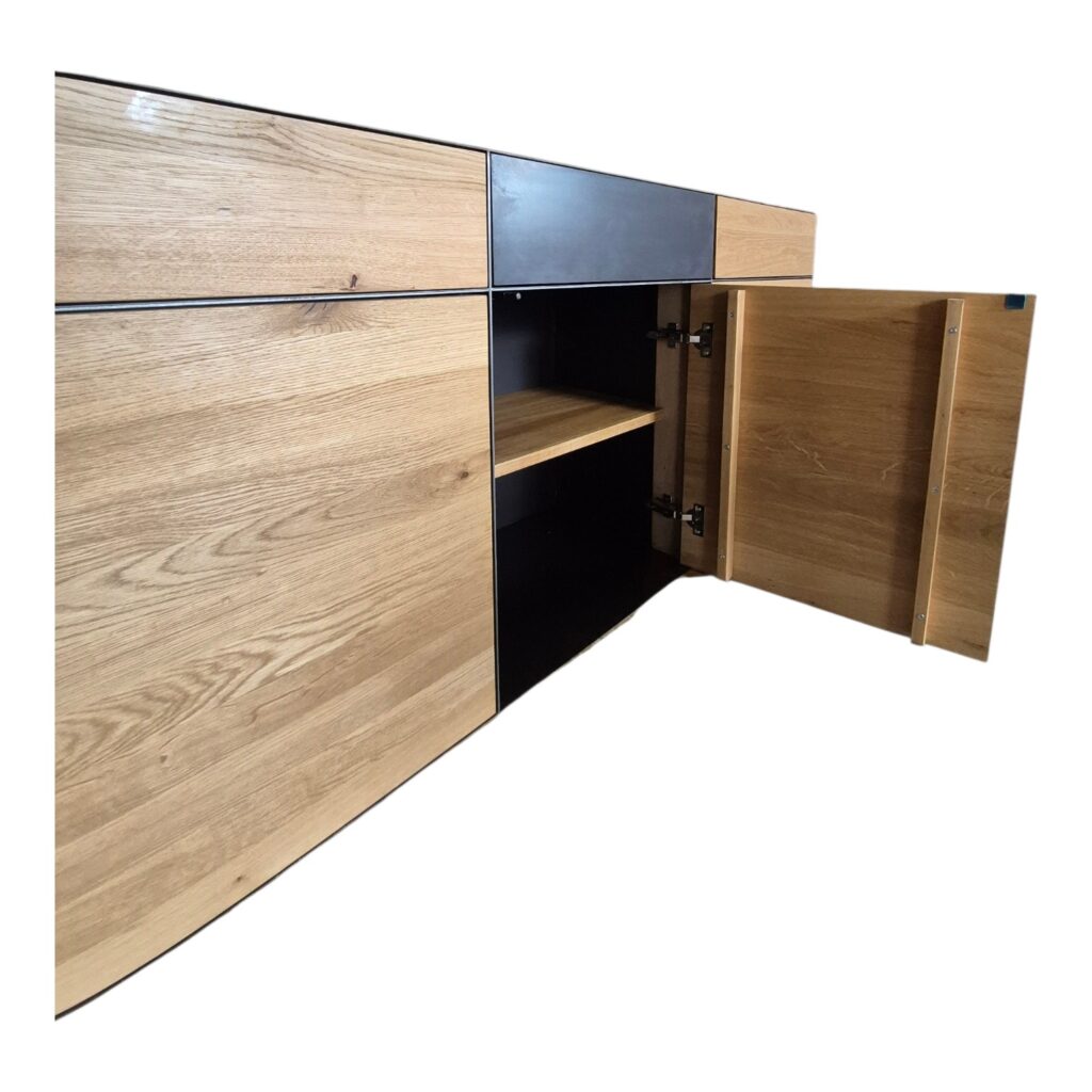 Sideboard mit Stahl und Holz Fronten